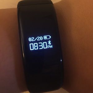 smartwatch fitness tracker